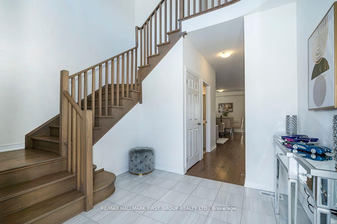 Detached House for sale at 5 Toulouse Street, Whitby, Ontario, L1P 0J2 - Rural Whitby - MLS: E12997754