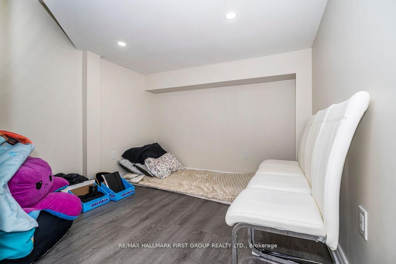 Detached House for sale at 5 Toulouse Street, Whitby, Ontario, L1P 0J2 - Rural Whitby - MLS: E12997754