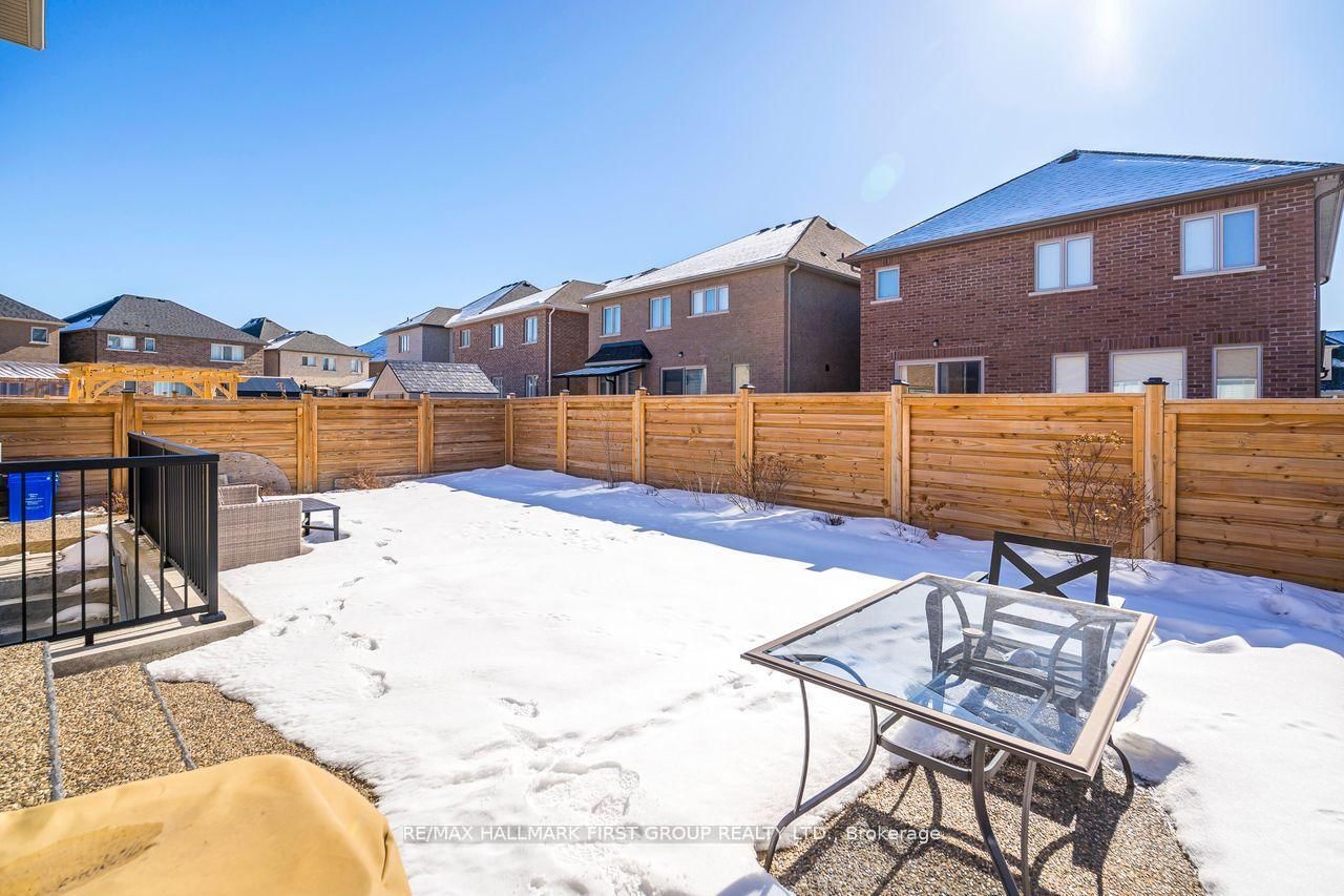 Detached House for sale at 5 Toulouse Street, Whitby, Ontario, L1P 0J2 - Rural Whitby - MLS: E12997754