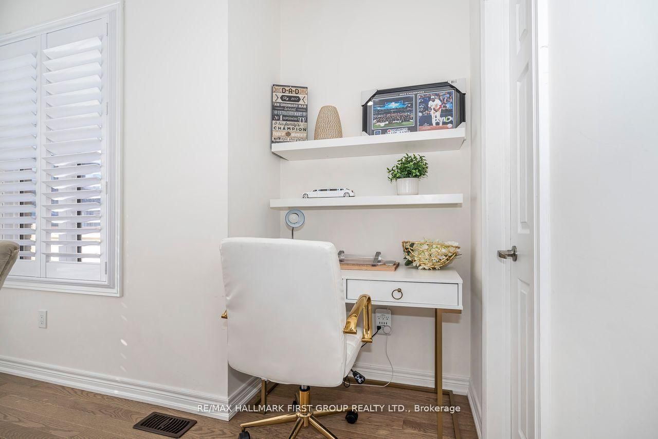 Detached House for sale at 5 Toulouse Street, Whitby, Ontario, L1P 0J2 - Rural Whitby - MLS: E12997754