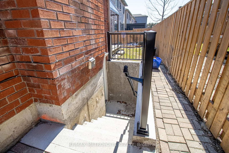 BSMT - 507 Charnwood Crt, Pickering, L1V 4Y1 | Image 2