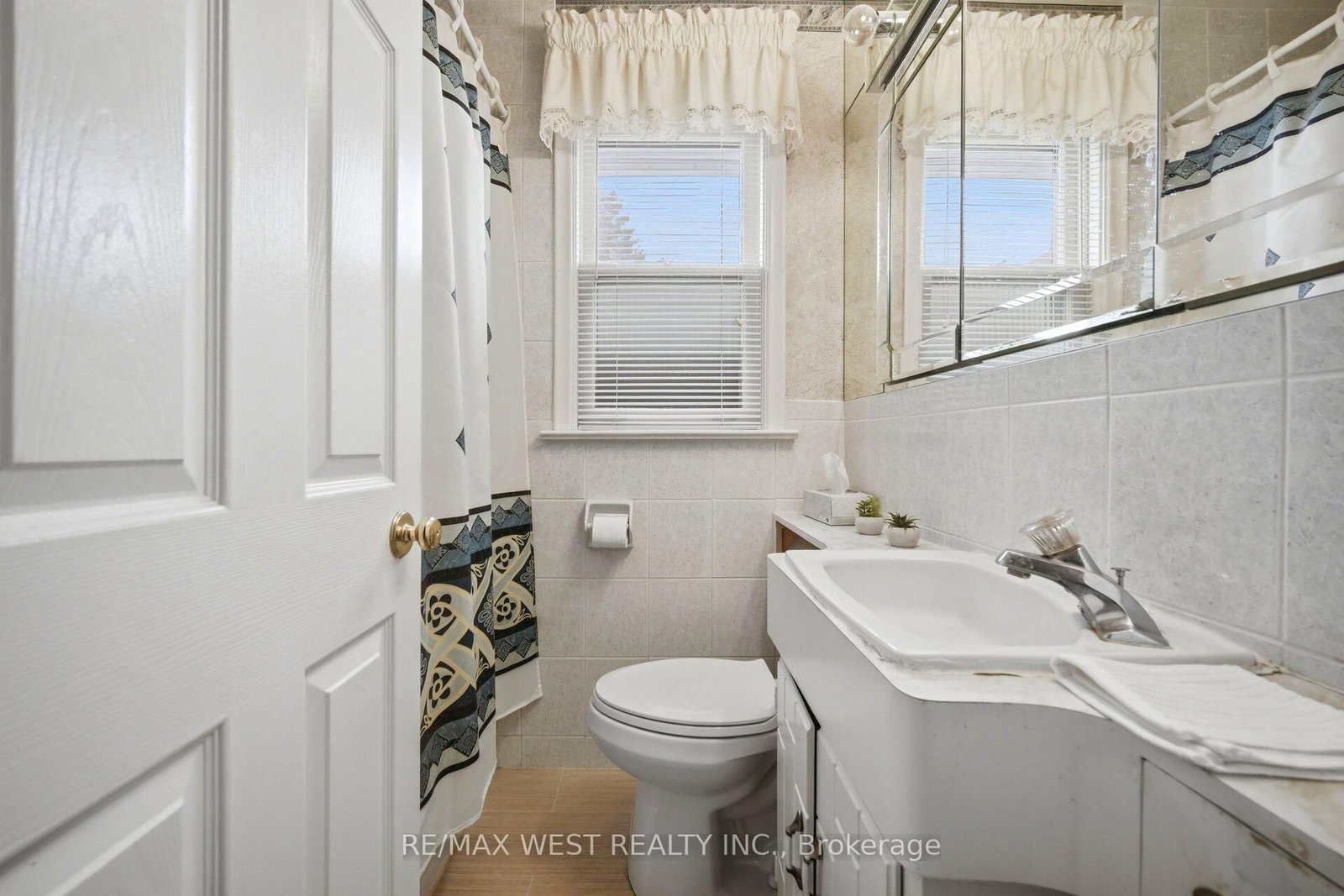 Detached House for sale at 24 Beran Drive, Toronto, Ontario, M1G 1G1 - Woburn - MLS: E12997912