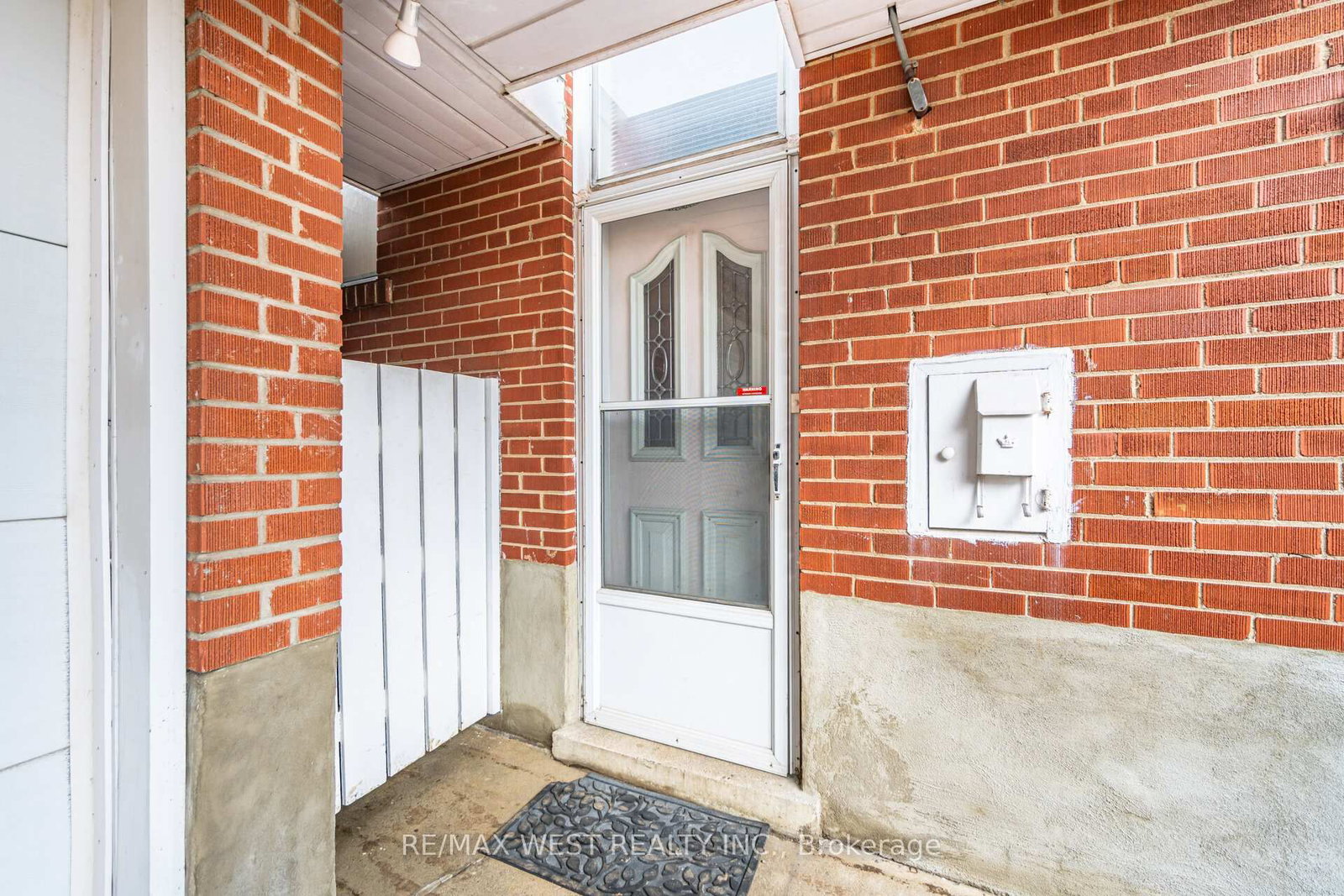 Detached House for sale at 24 Beran Drive, Toronto, Ontario, M1G 1G1 - Woburn - MLS: E12997912