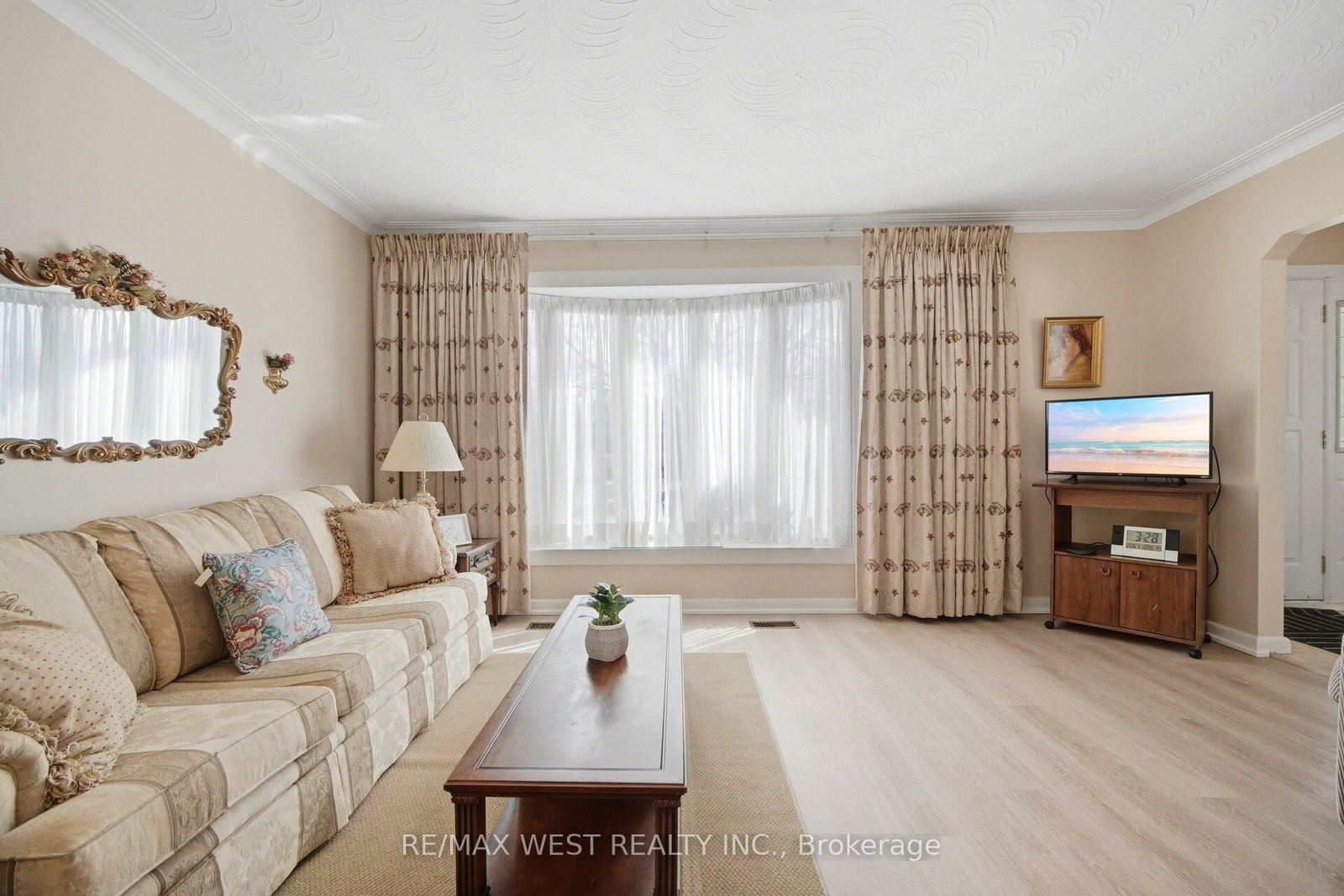 Detached House for sale at 24 Beran Drive, Toronto, Ontario, M1G 1G1 - Woburn - MLS: E12997912