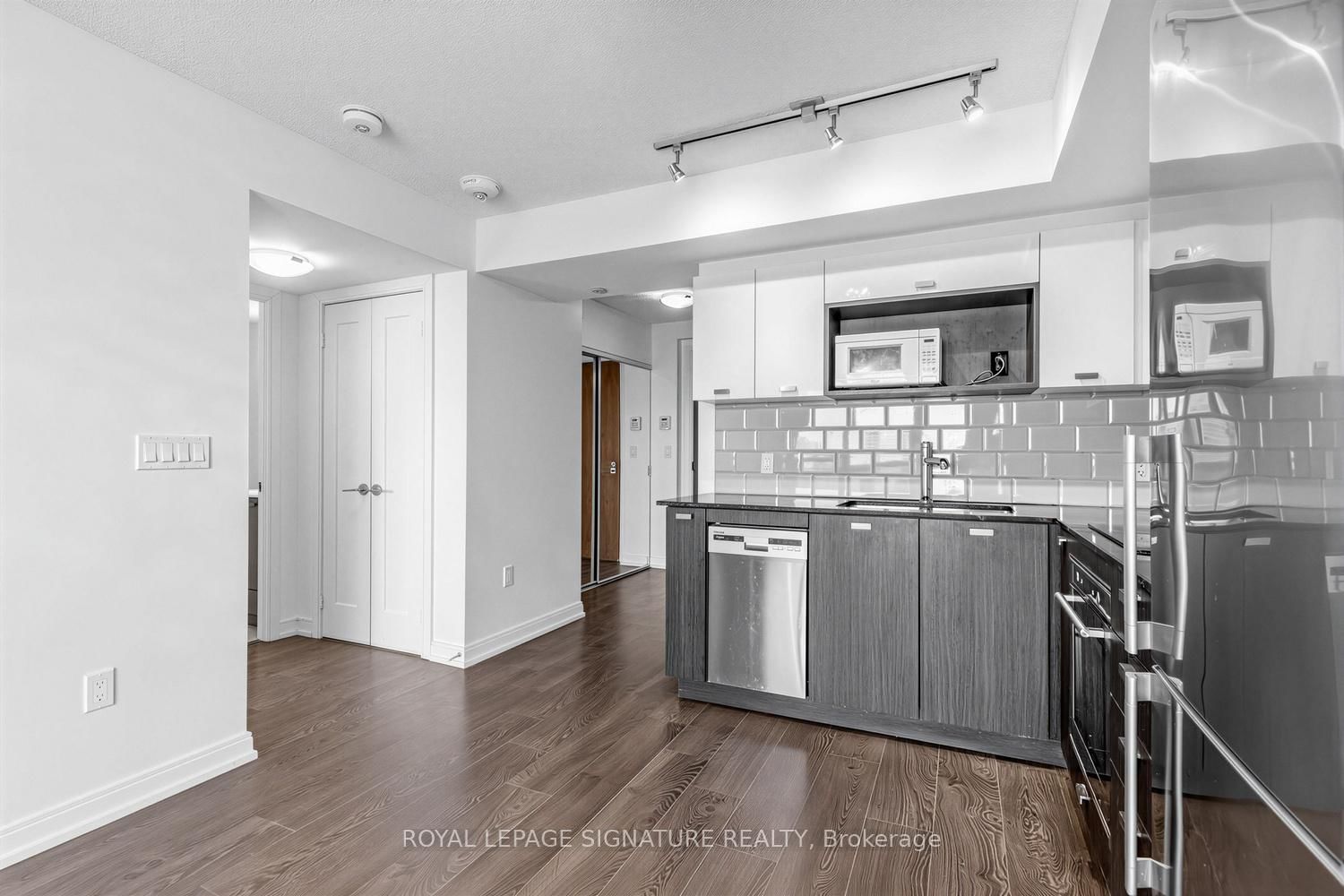 275 Village Green Square, Unit 1320 - Photo 7