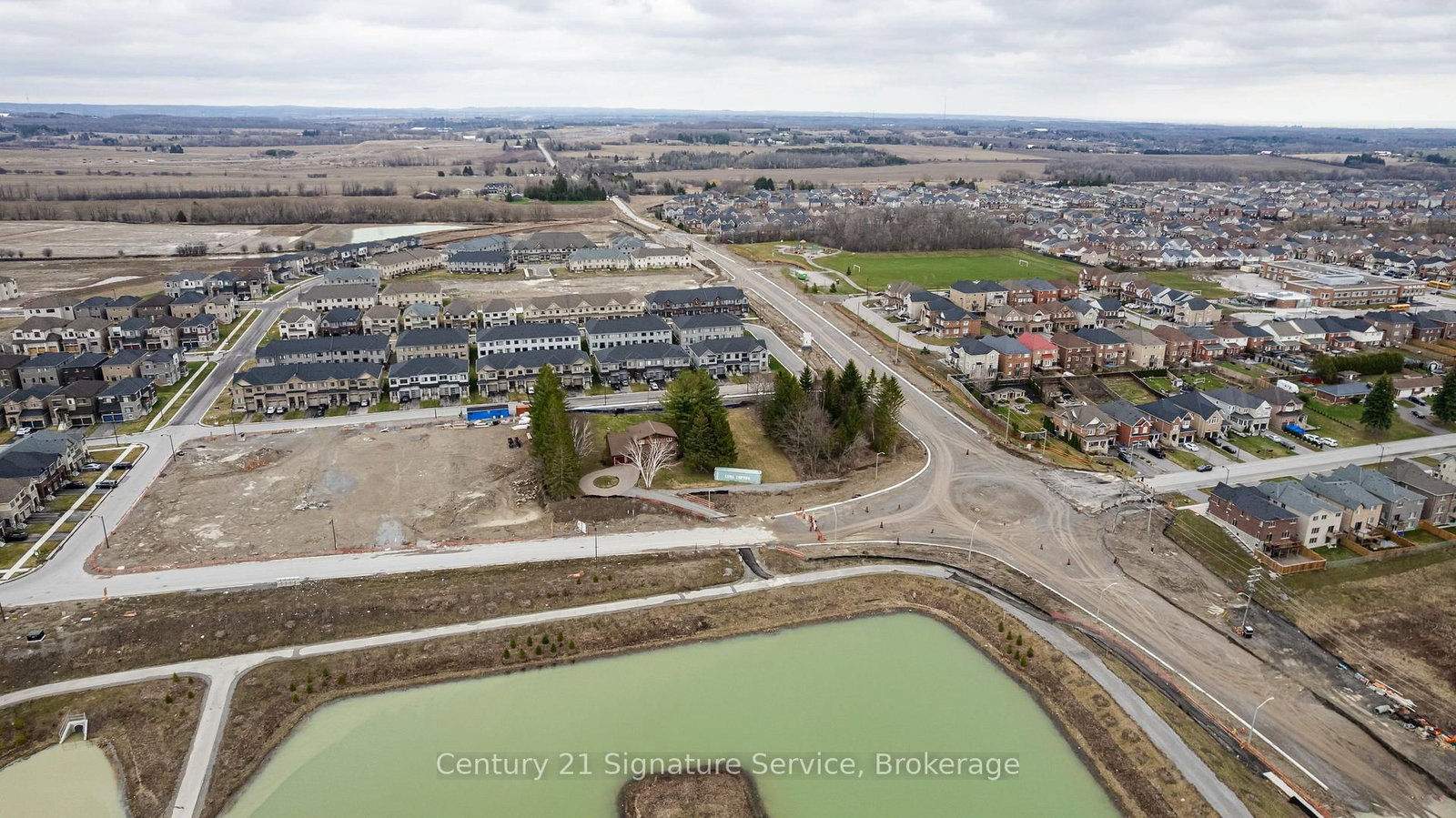 2045 Grandview Street N - Photo 2