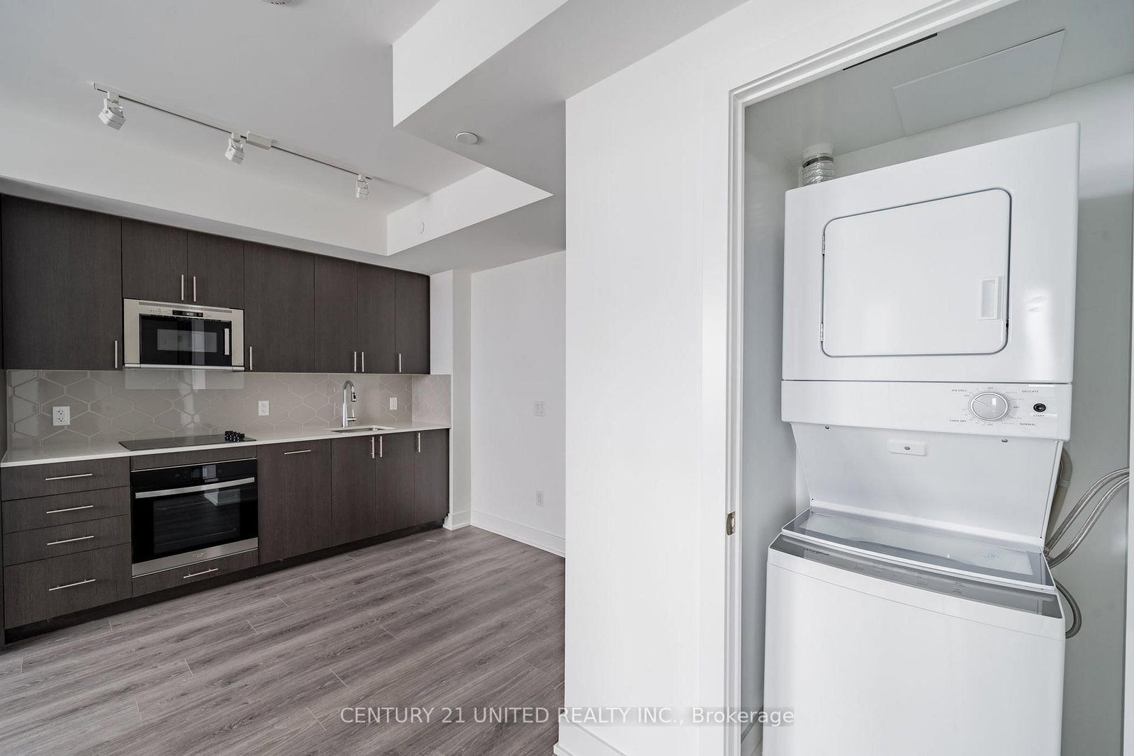 2545 Simcoe Street, Unit 1203 - Photo 23