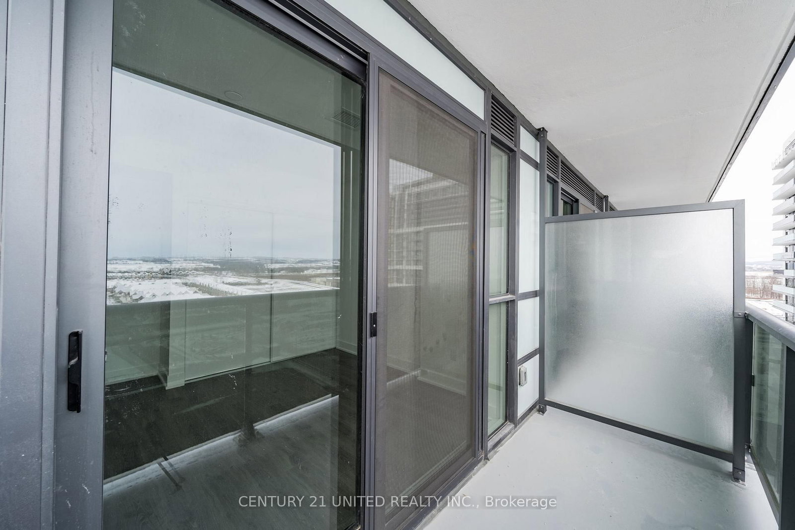 2545 Simcoe Street, Unit 1203 - Photo 27