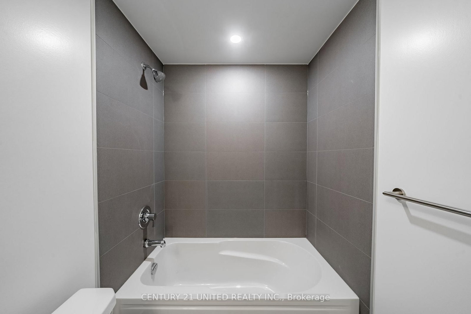 2545 Simcoe Street, Unit 1203 - Photo 34