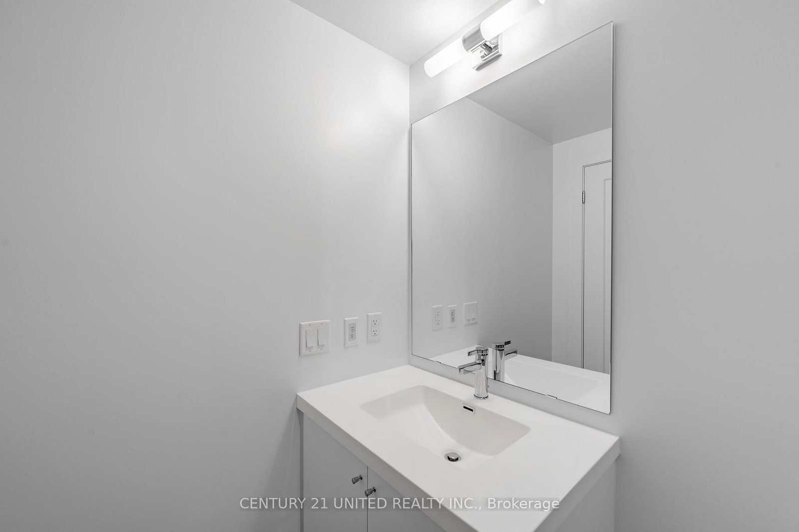 2545 Simcoe Street, Unit 1203 - Photo 35