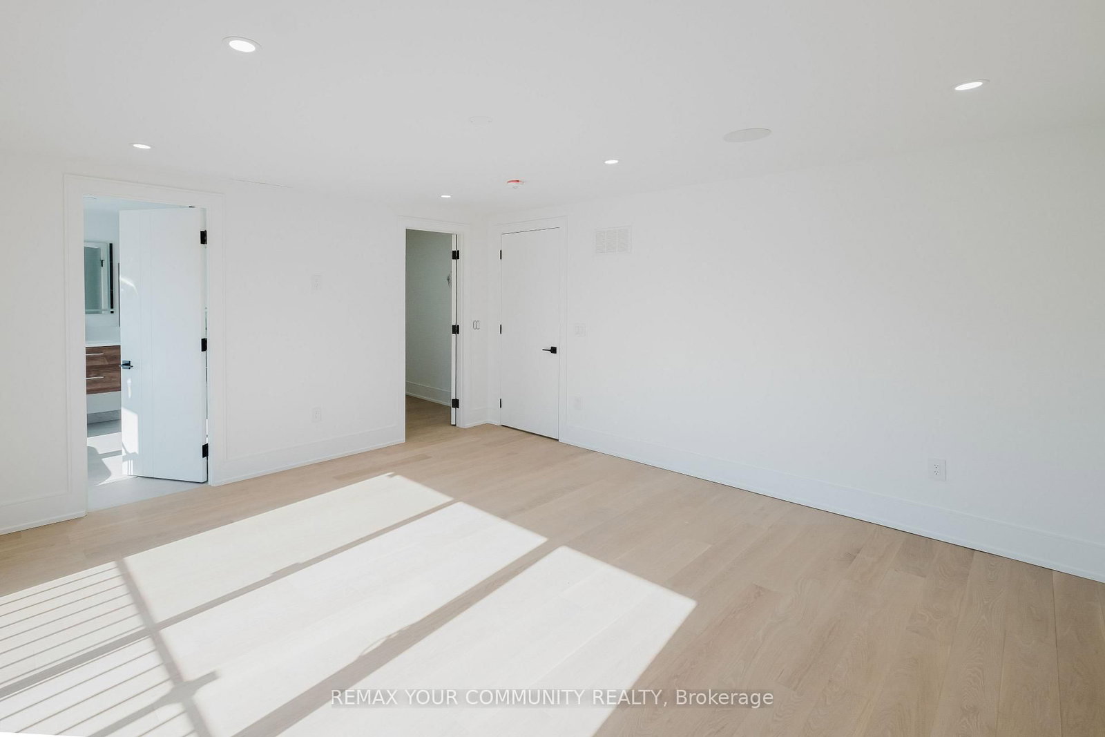 Detached House for sale at 360 Woodmount Avenue, Toronto, Ontario, M4C 4A5 - East York - MLS: E12998646