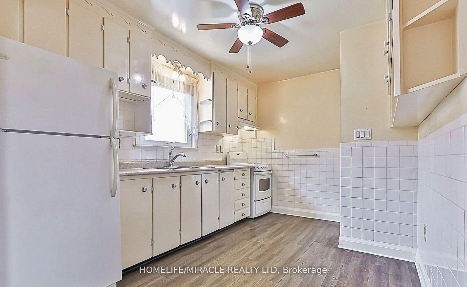 19 Herbert Avenue, Unit Main - Photo 22