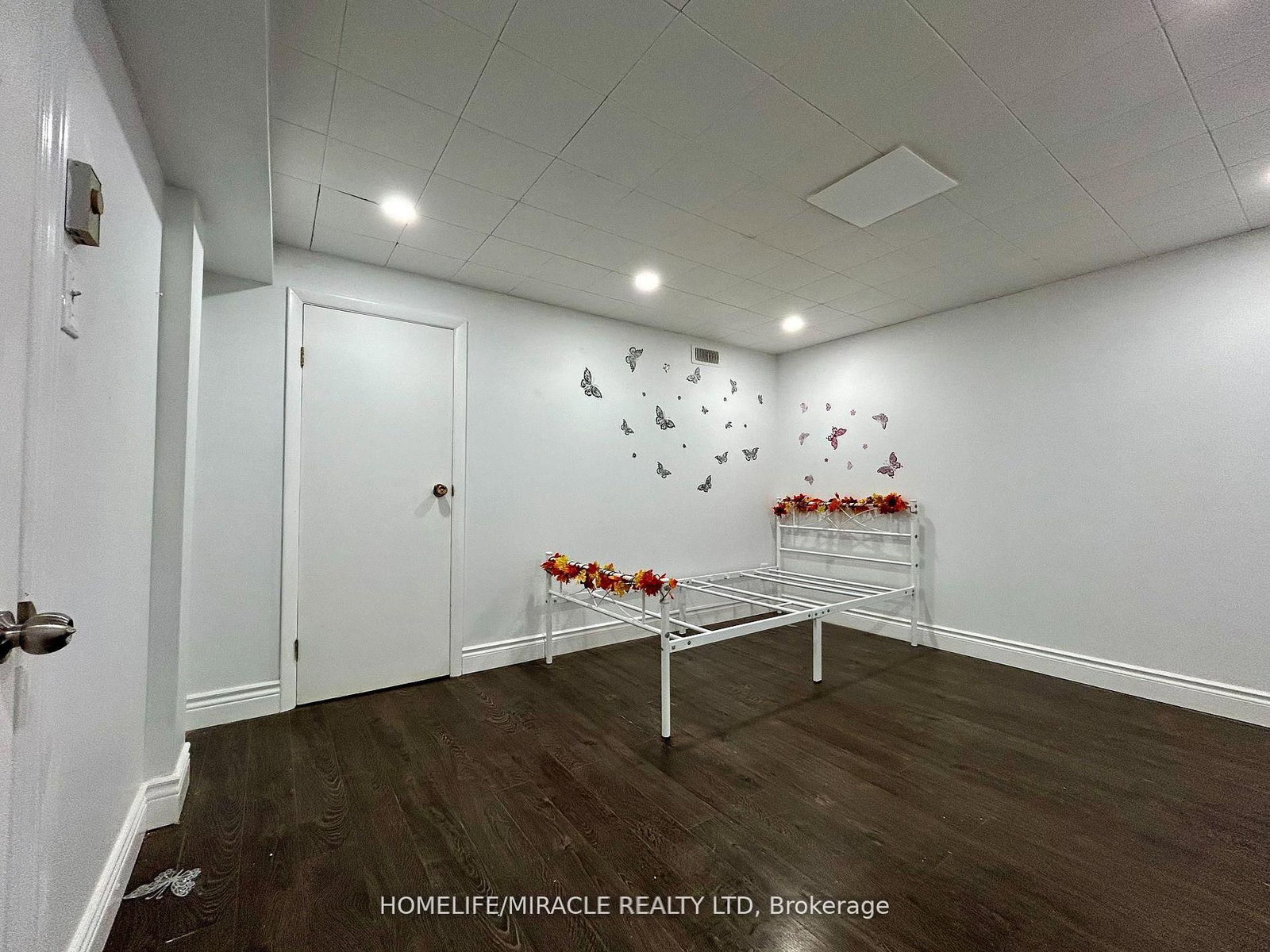 19 Herbert Avenue, Unit Main - Photo 32