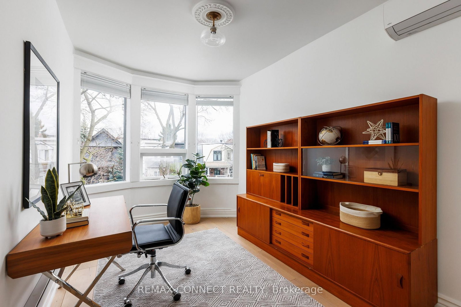 Detached House for sale at 20 Fenwick Avenue, Toronto, Ontario, M4K 3H3 - North Riverdale - MLS: E12998852