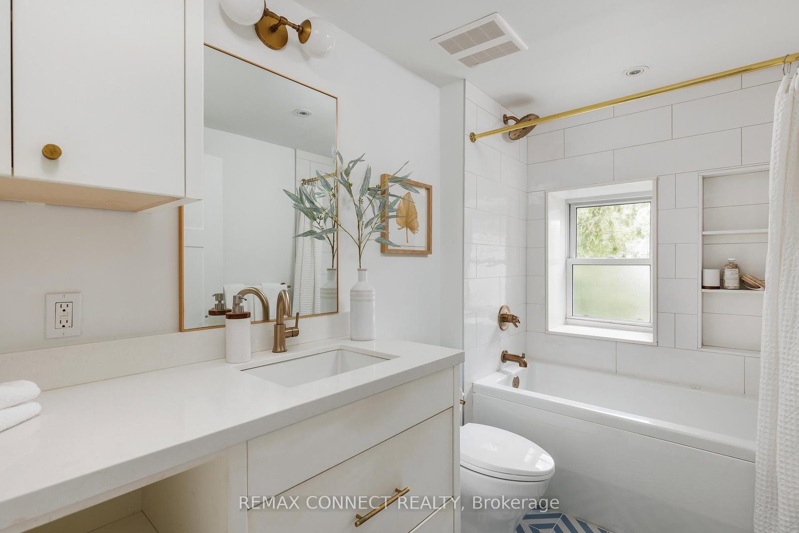 Detached House for sale at 20 Fenwick Avenue, Toronto, Ontario, M4K 3H3 - North Riverdale - MLS: E12998852