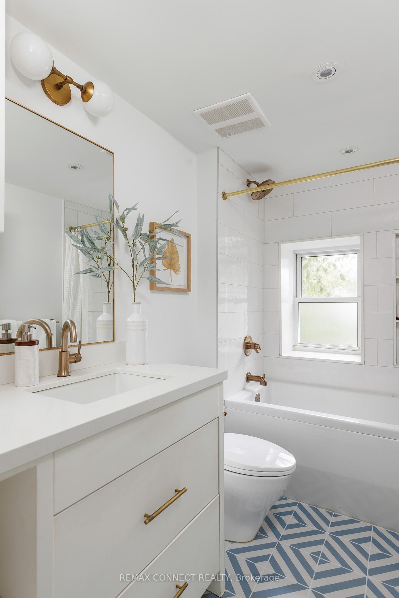 Detached House for sale at 20 Fenwick Avenue, Toronto, Ontario, M4K 3H3 - North Riverdale - MLS: E12998852