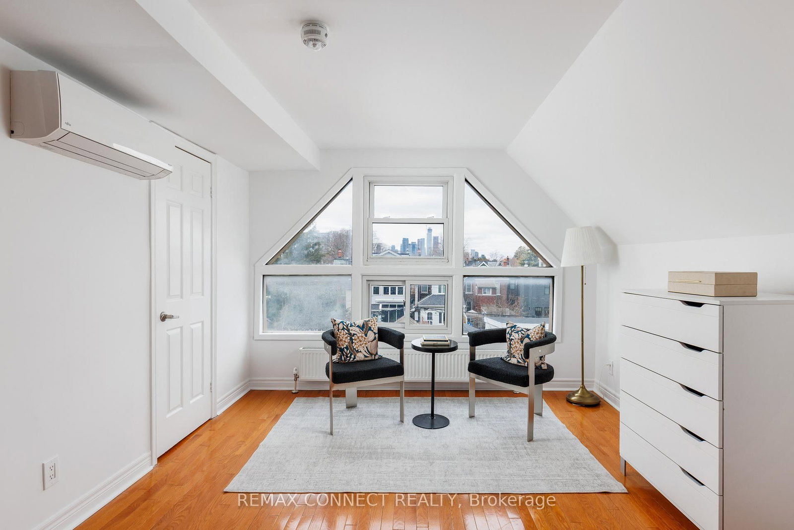 Detached House for sale at 20 Fenwick Avenue, Toronto, Ontario, M4K 3H3 - North Riverdale - MLS: E12998852