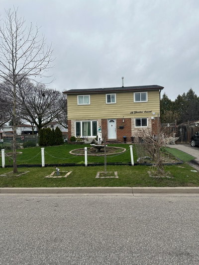 18 Gemshaw Crescent — photo 2