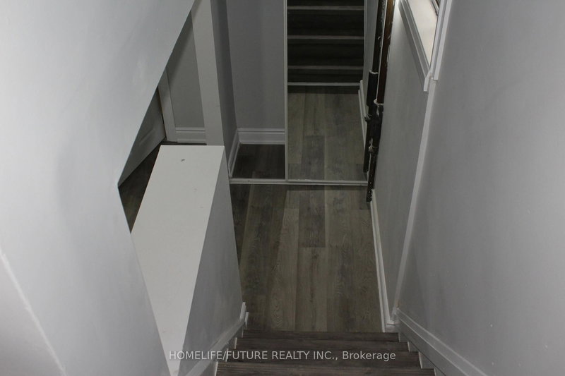 Bsmt - 6 Gilroy Dr, Toronto, M1P 1Z9 | Image 3