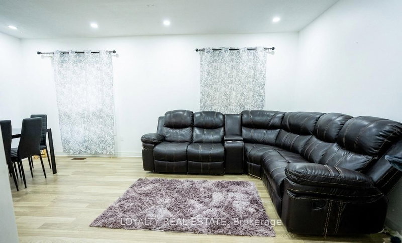 1540 Marshcourt Dr, Pickering, L1V 6C6 | Image 3