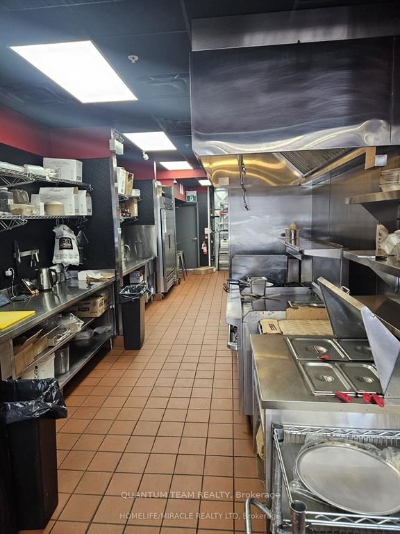 1800 Simcoe Street N, Unit 12 - Photo 5