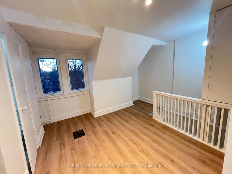 UNIT 3 - 82 Curzon St, Toronto, M4M 3B4 | Image 2