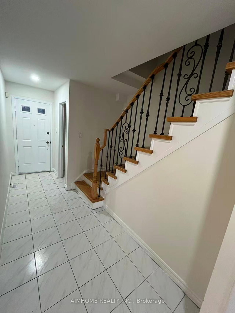 60 Plum Brook Cres, Toronto, M1S 3Z8 | Image 3