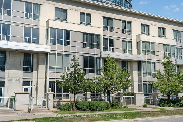 Th122 - 38 Lee Centre Drive