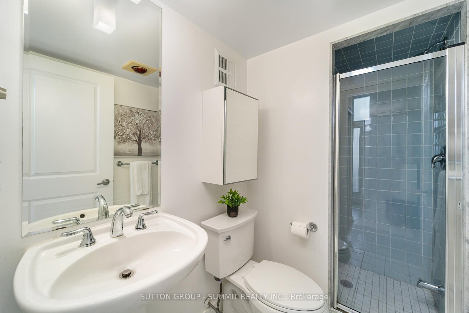 38 Lee Centre Drive, Unit Th122 - Photo 10