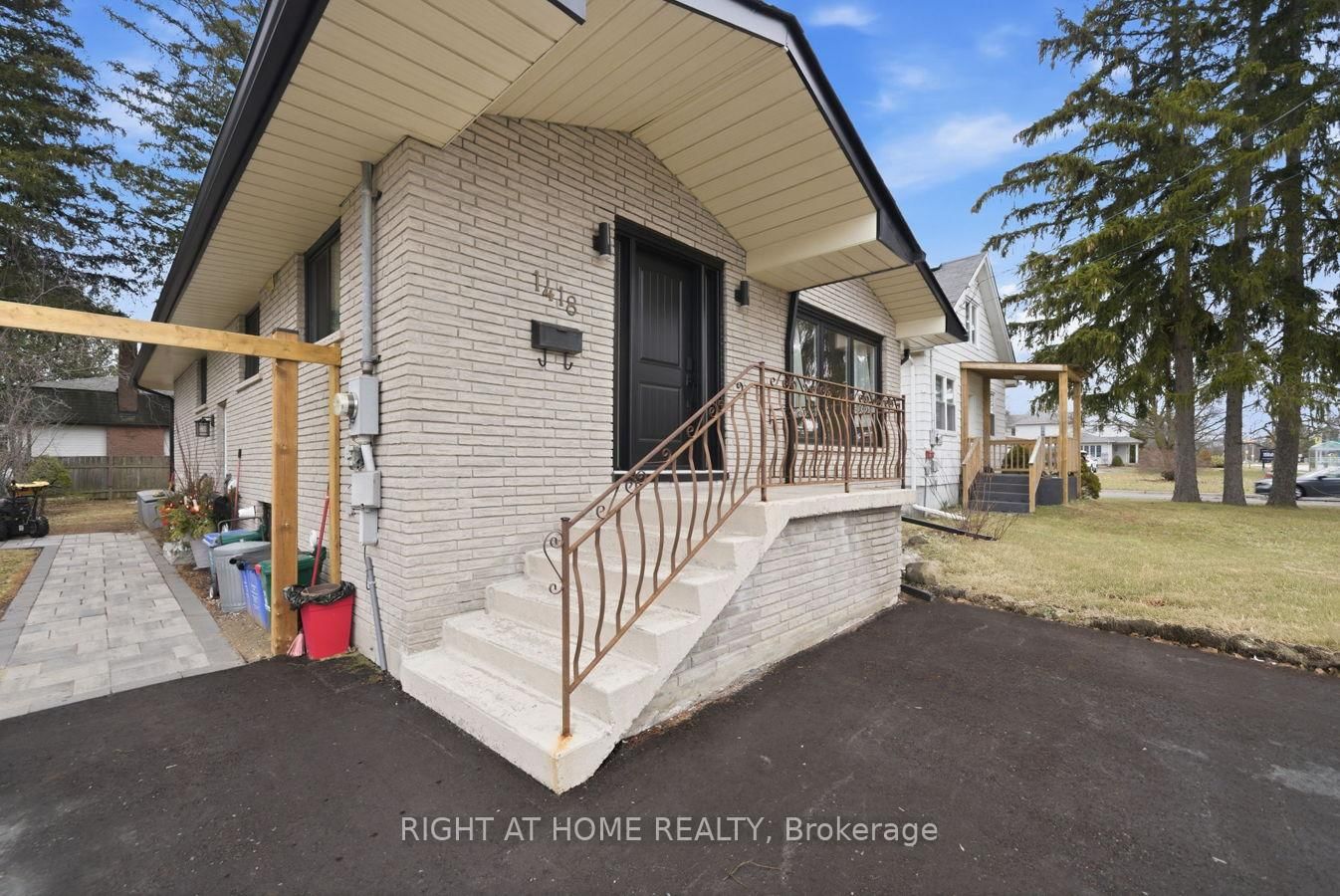 1418 Simcoe Street N - Photo 2