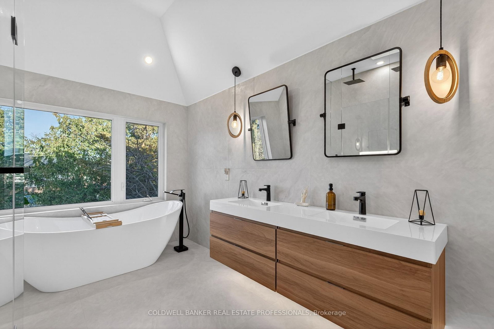 Detached House for sale at 3 Milton Road, Toronto, Ontario, M4J 4V1 - East York - MLS: E12999802