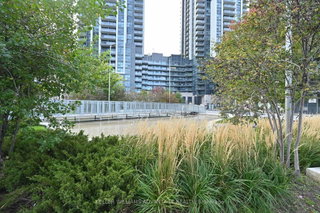 728 - 20 Meadowglen Place