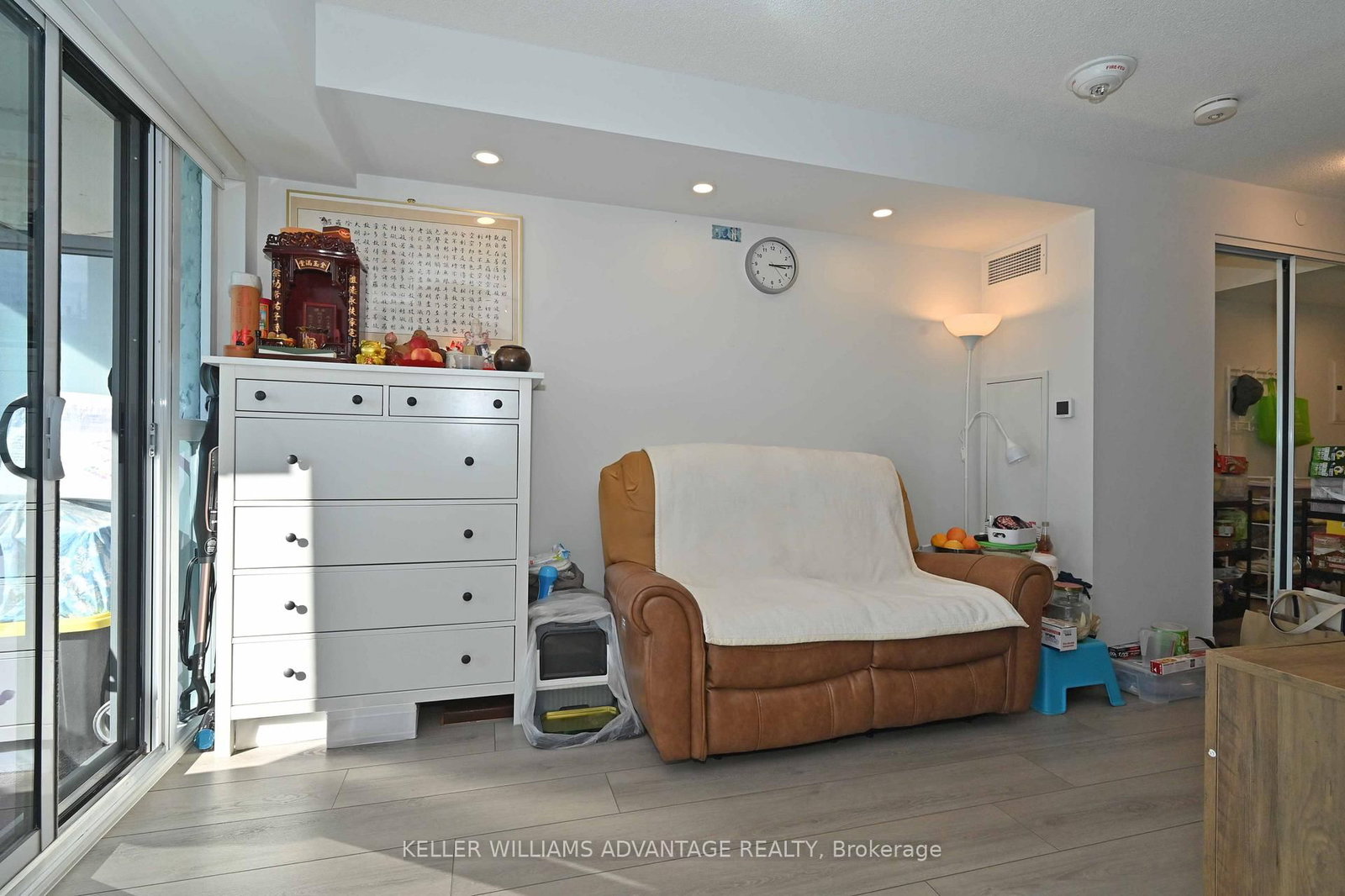 20 Meadowglen Place, Unit 728 - Photo 11