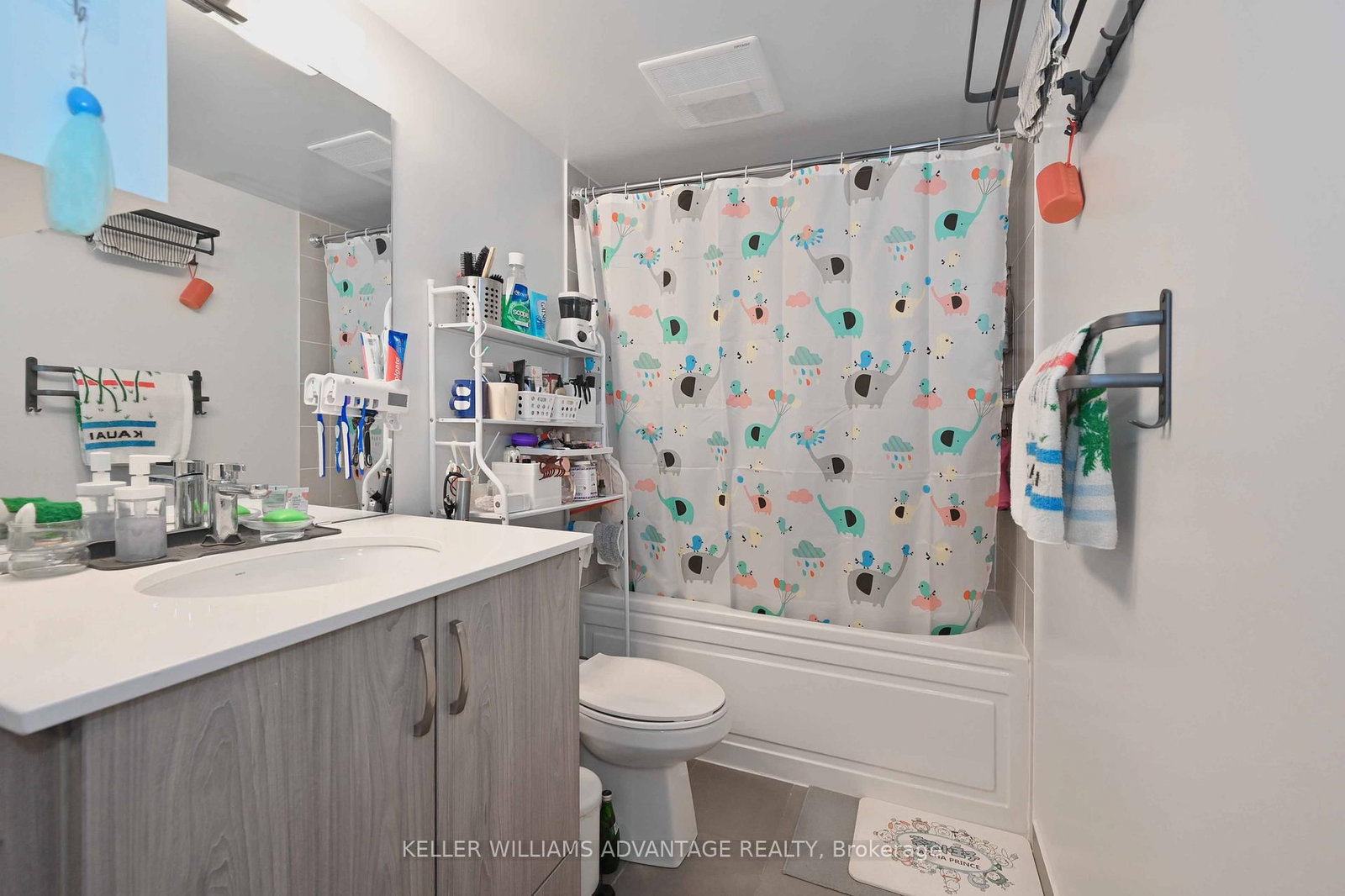 20 Meadowglen Place, Unit 728 - Photo 13