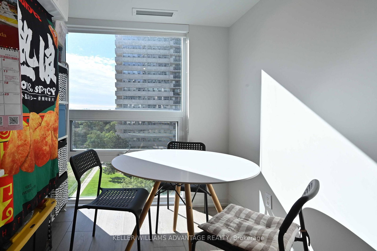 20 Meadowglen Place, Unit 728 - Photo 6