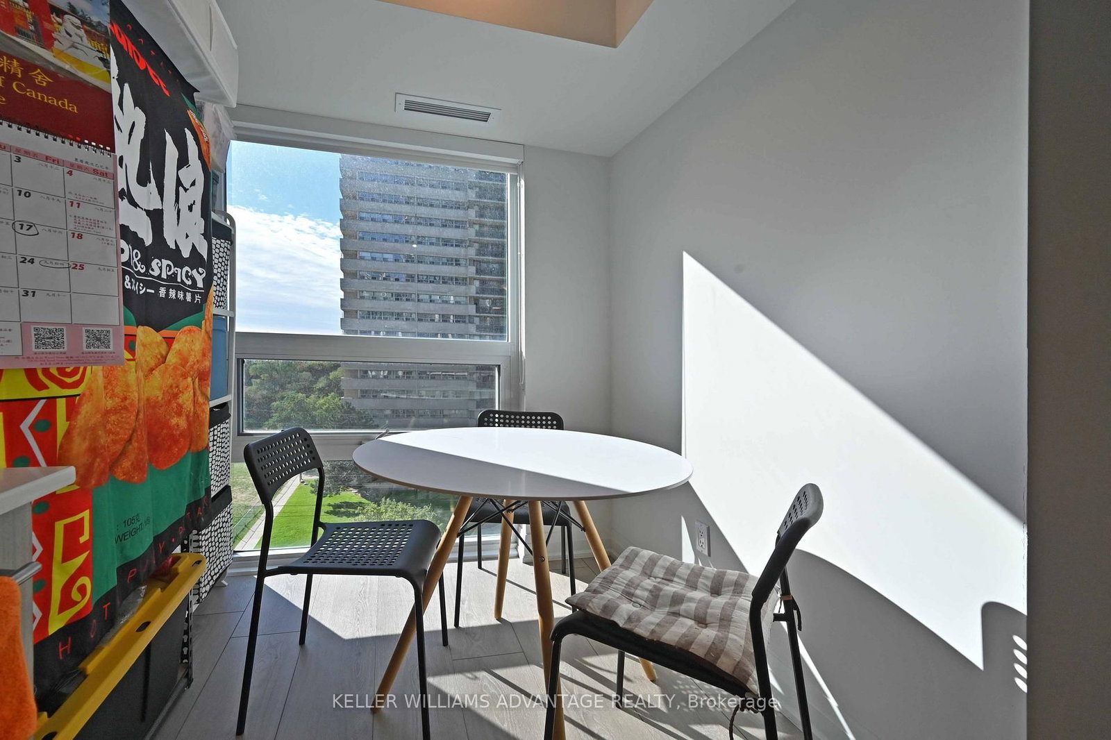 20 Meadowglen Place, Unit 728 - Photo 7