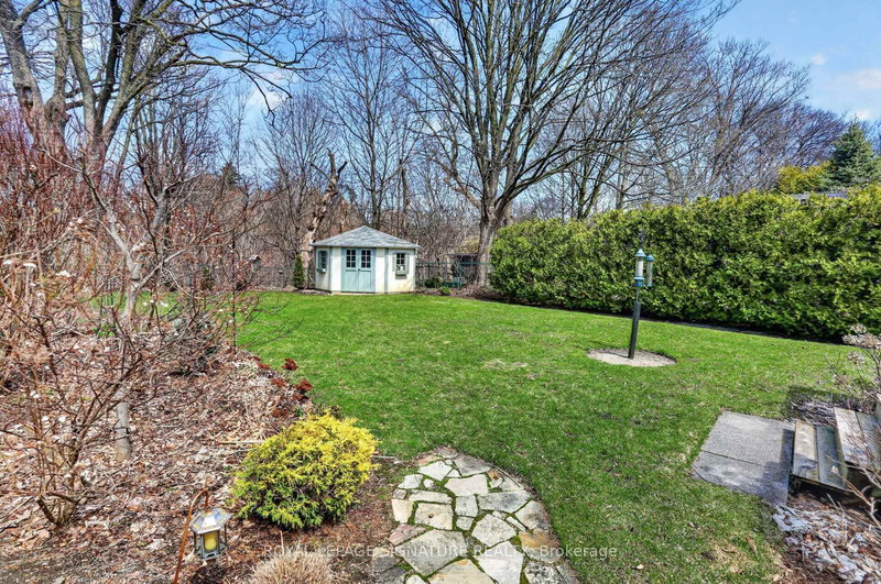 104 Ferris Rd, Toronto, M4B 1G4 | Image 2