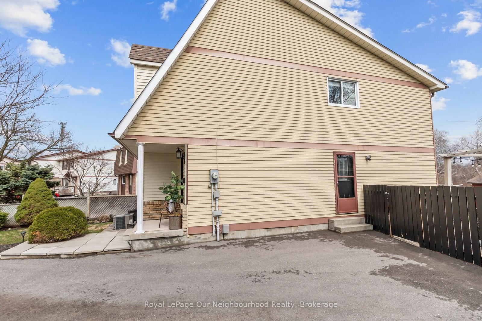 1261 Ludlow Court - Photo 4