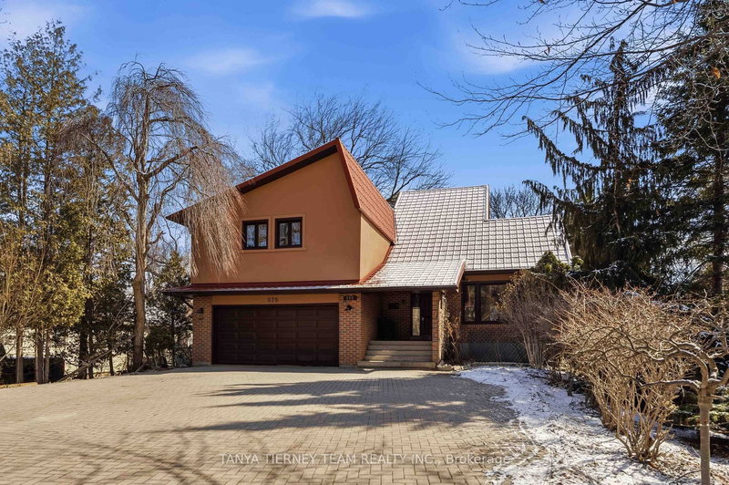 575 Park Cres, Pickering, L1W 2E1 | Image 2