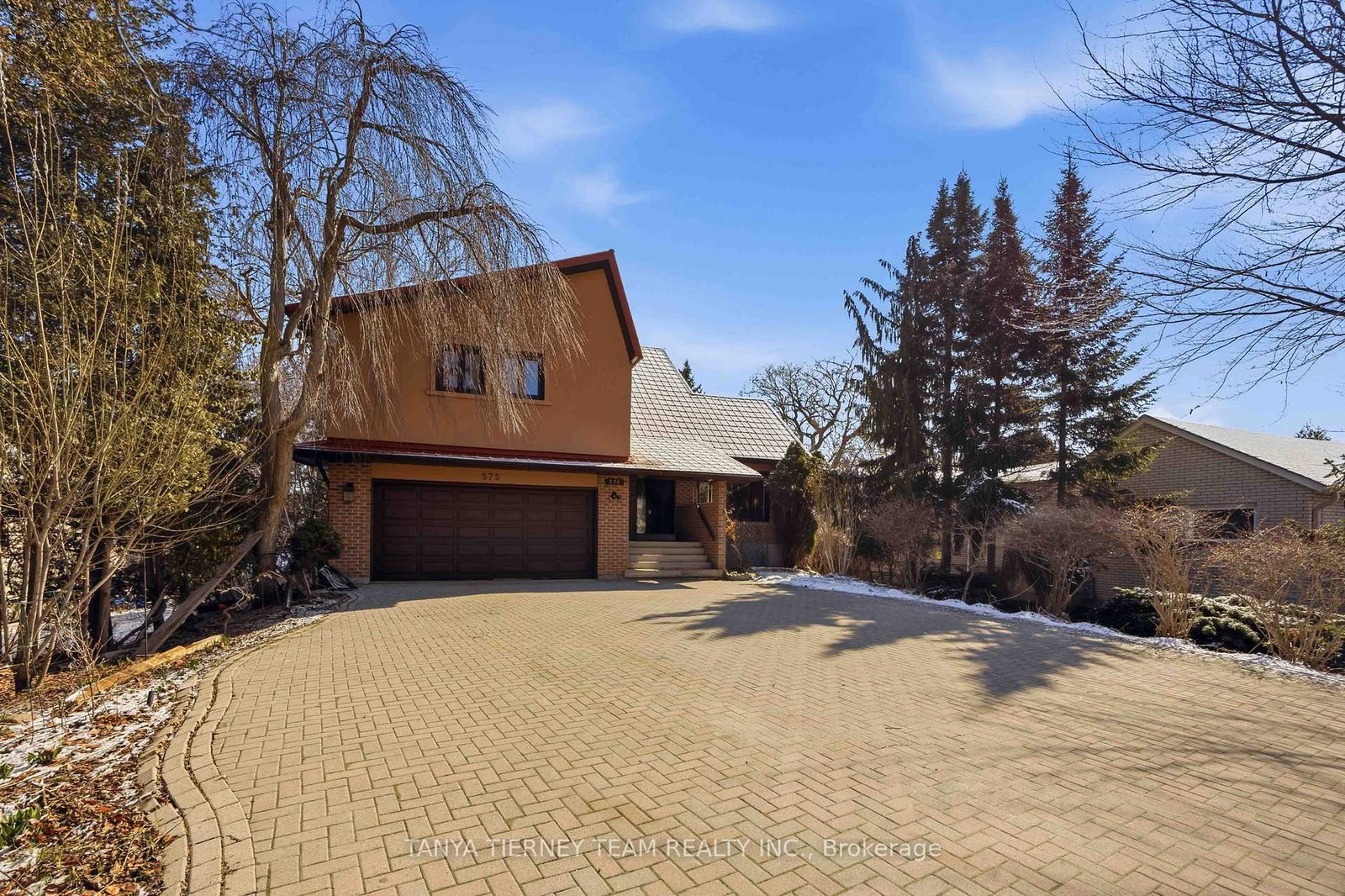 575 Park Crescent - Photo 3