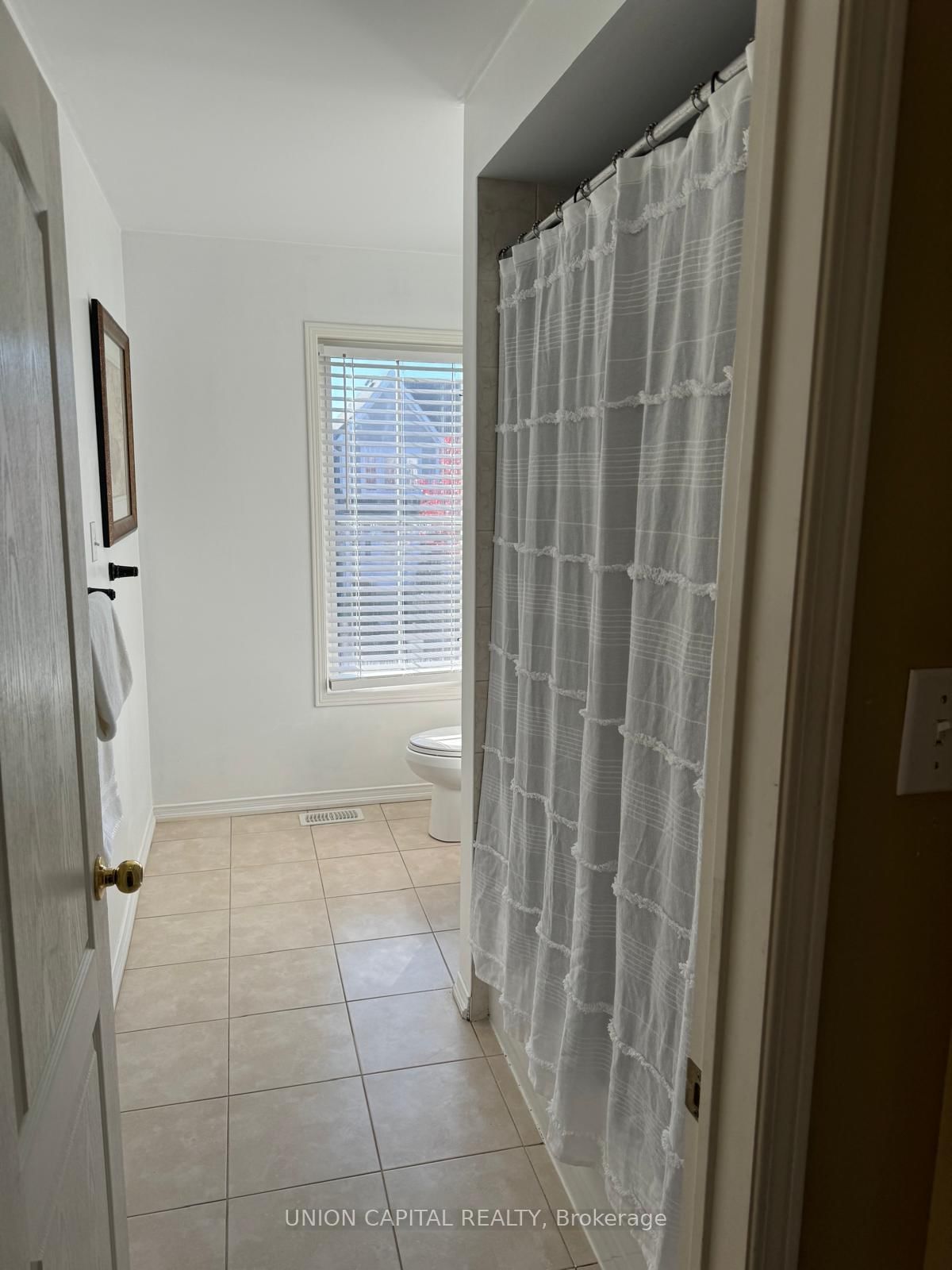 21 Denbury Court, Unit Room B - Photo 4