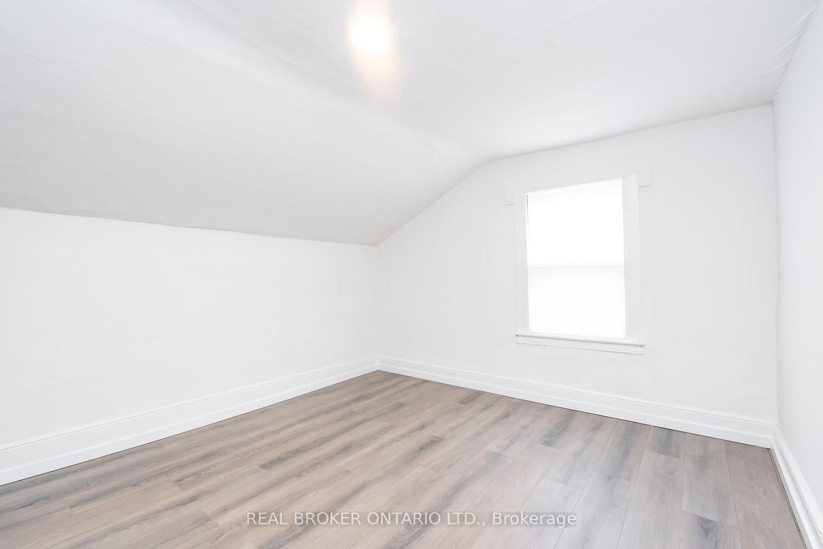 38 Bruce Street - Photo 16