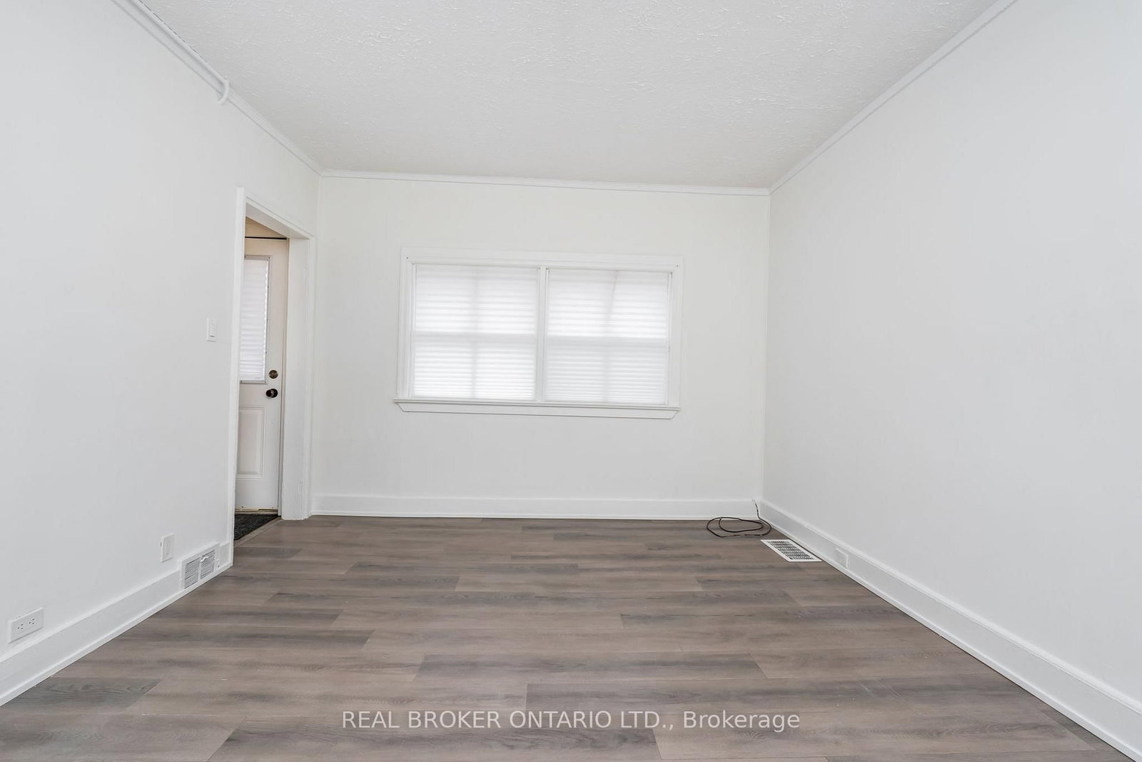 38 Bruce Street - Photo 4