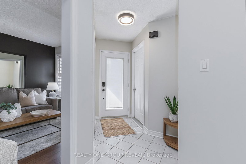 78 Fry Cres, Clarington, L1C 4Y3 | Image 3