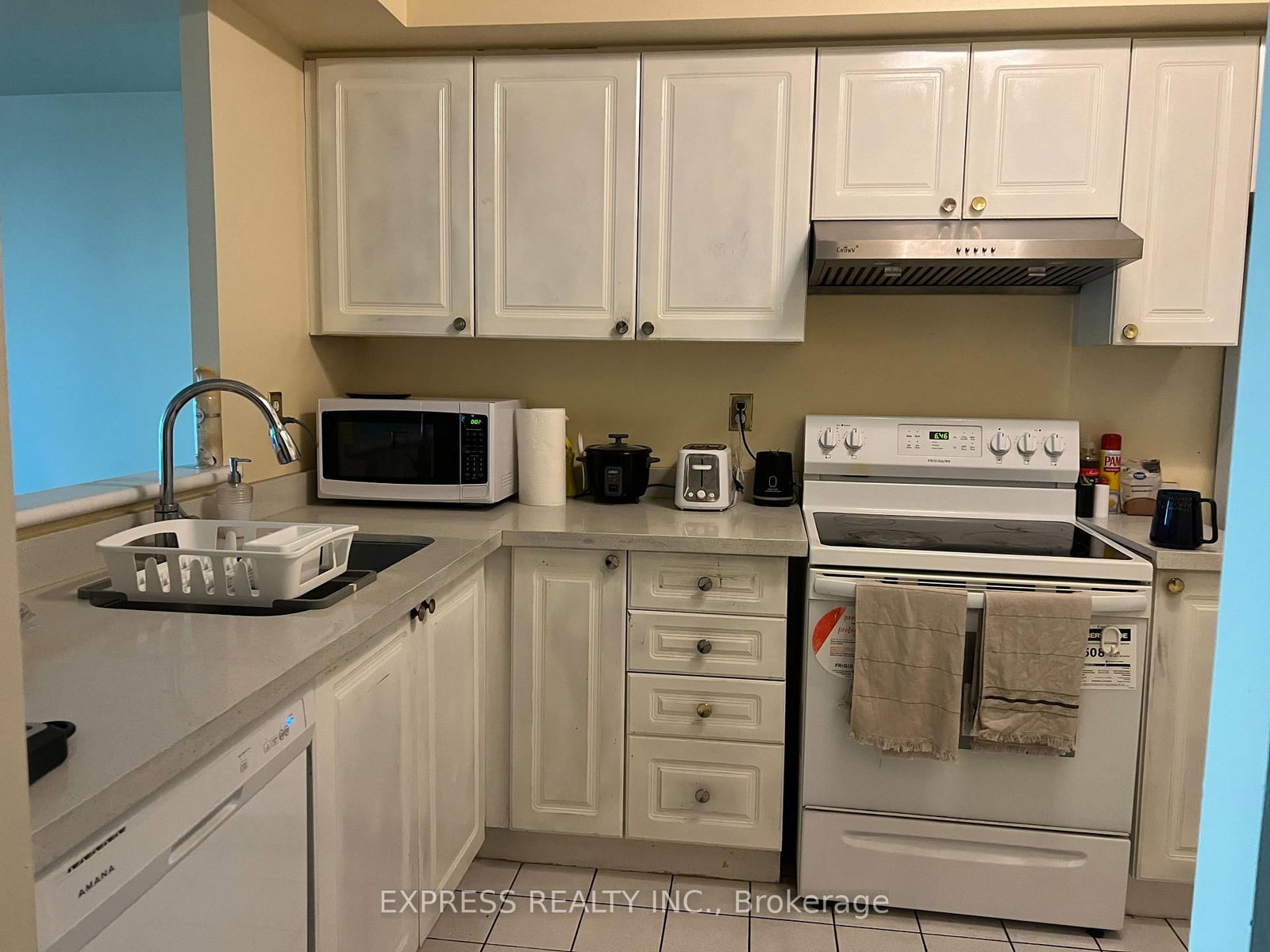 18 Lee Centre Drive, Unit 1110 - Photo 7