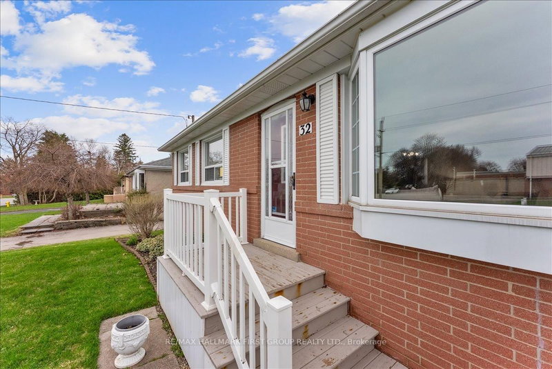 32 Linton Ave, Ajax, L1T 2X6 | Image 3