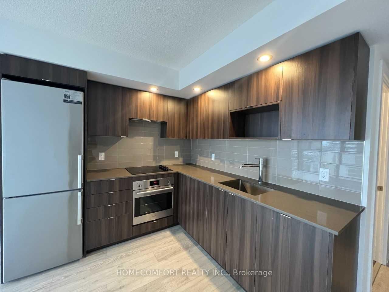 225 Village Green Square, Unit 910 - Photo 8