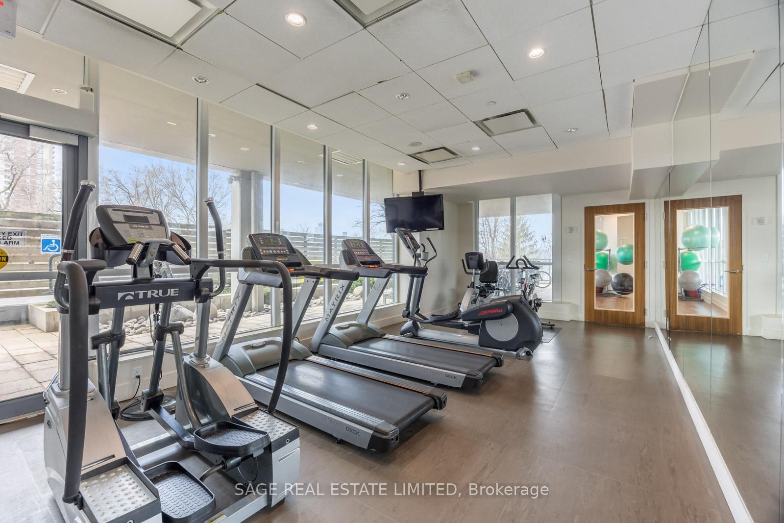 1048 Broadview Avenue, Unit 506 - Photo 27