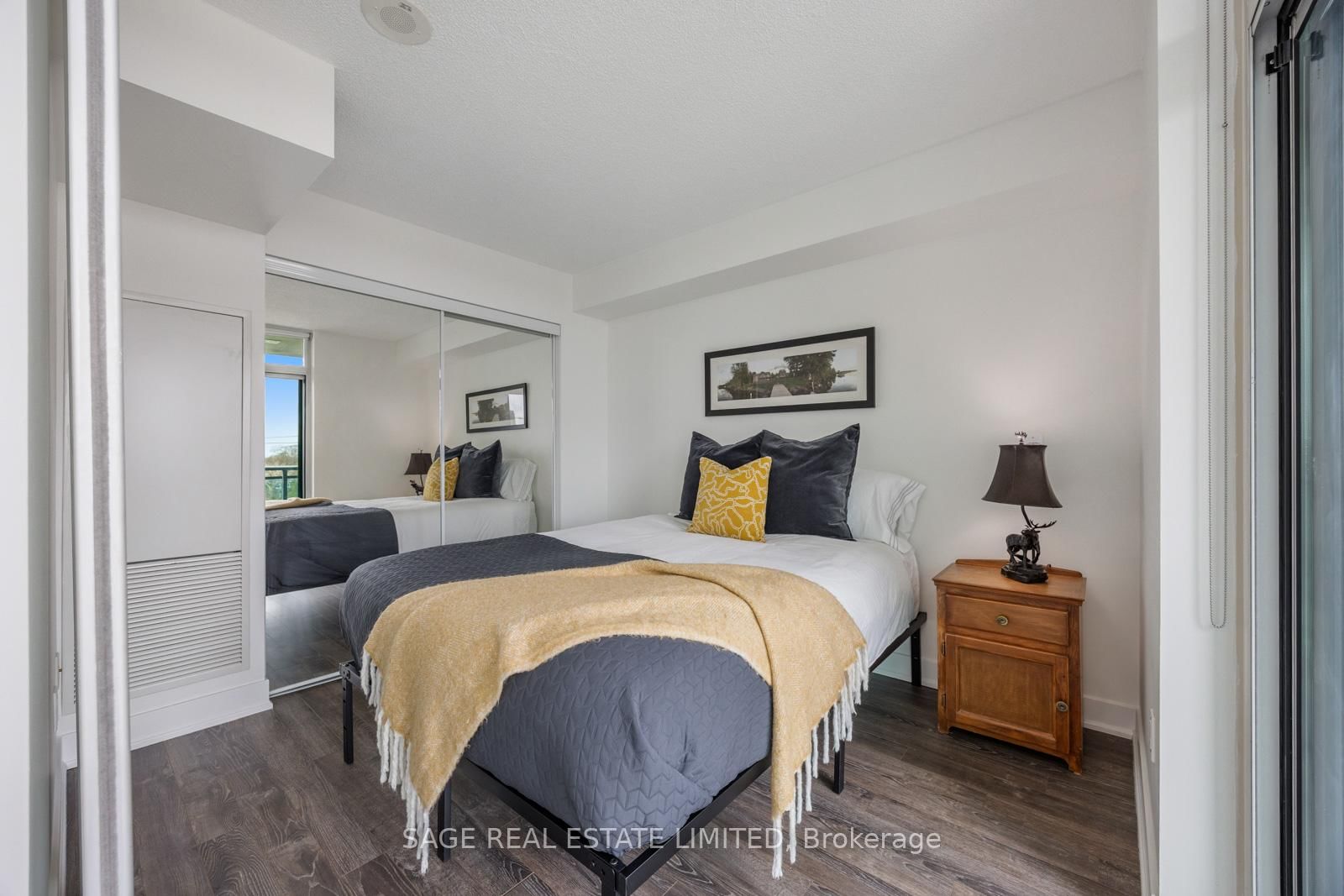 1048 Broadview Avenue, Unit 506 - Photo 9