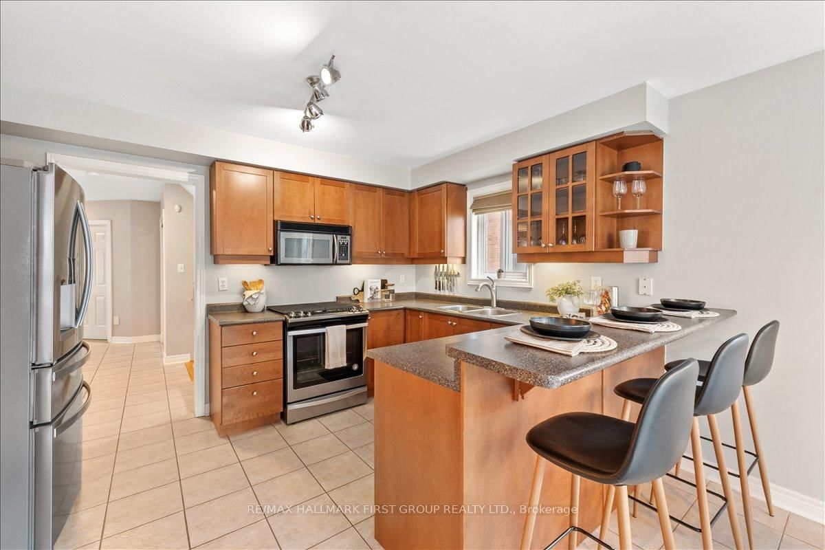 Detached House for sale at 63 Bridgid Drive, Whitby, Ontario, L1P 1V7 - Williamsburg - MLS: E13001282